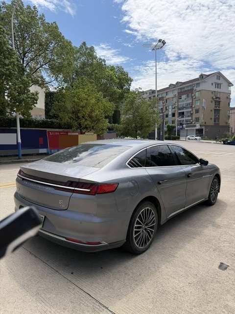 BYD Han EV photo 3