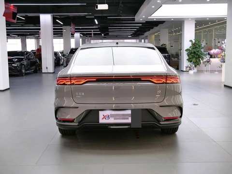 BYD Han EV photo 2