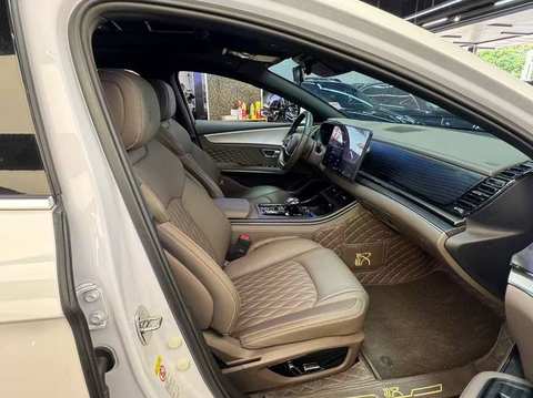 BYD Han EV photo 2