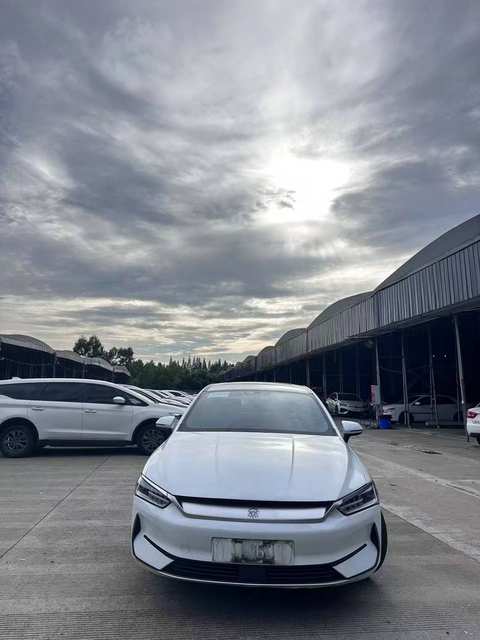 BYD Qin PLUS EV foto 2