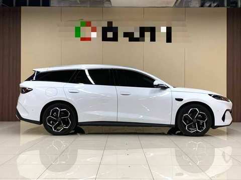BYD Seal photo 2