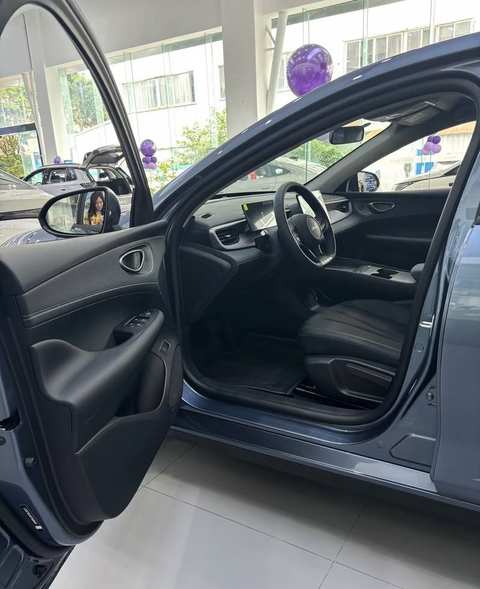 BYD Seal photo 2