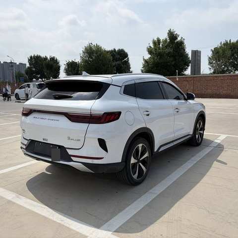 BYD Seal U photo 2