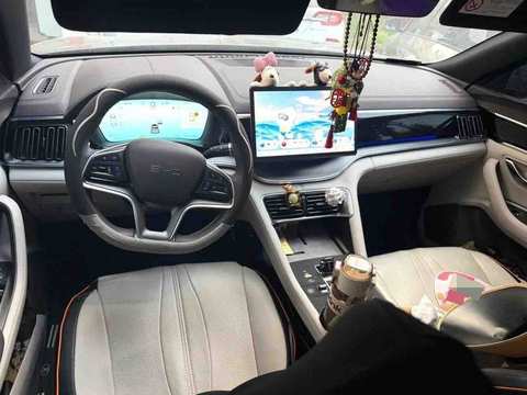 BYD Seal U photo 3