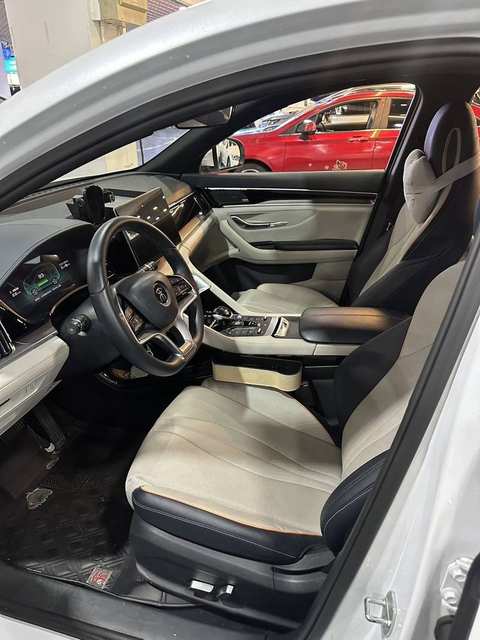 BYD Seal U photo 2