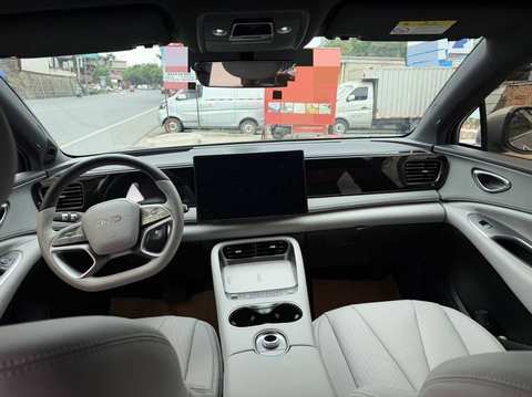 Foto del BYD Sealion 6 3