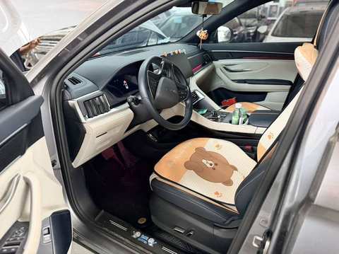 Photo du BYD Song PLUS EV 3