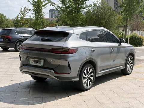 BYD Song PLUS EV photo 3