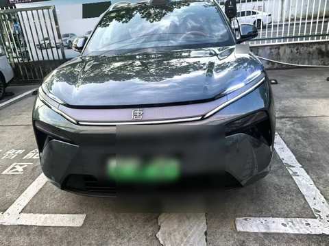 BYD Tang EV photo 2