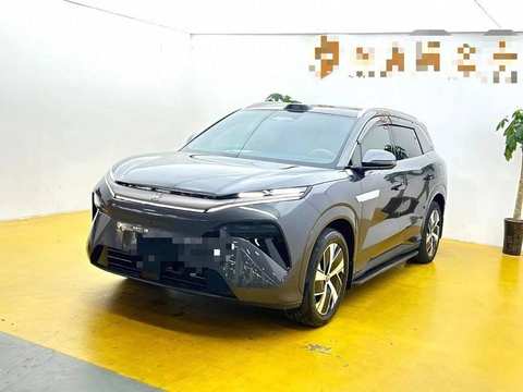 BYD Tang EV photo 1