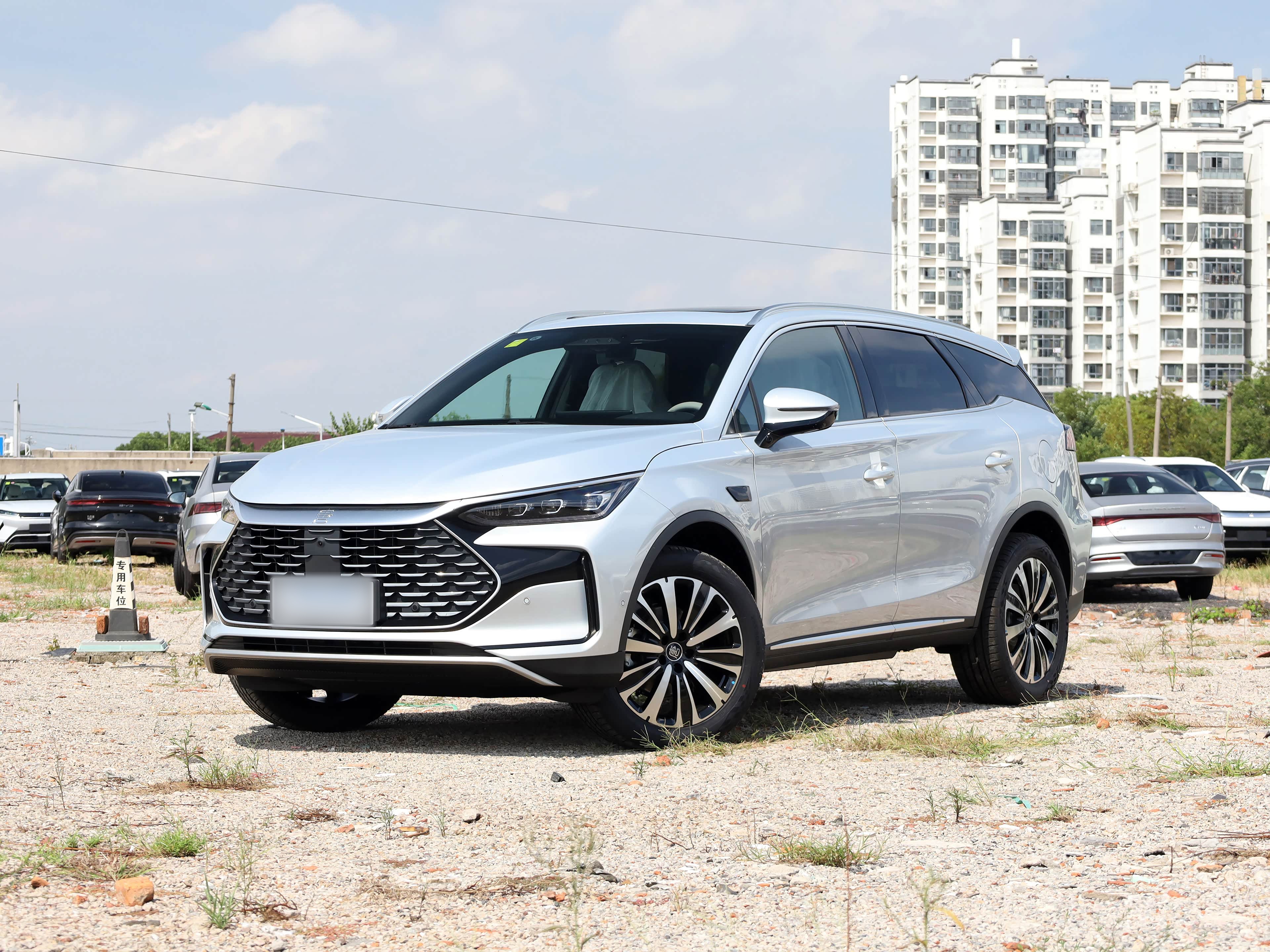 BYD Tang EV — 2025 Smart Drive Edition DM-i 115KM Flagship Trim